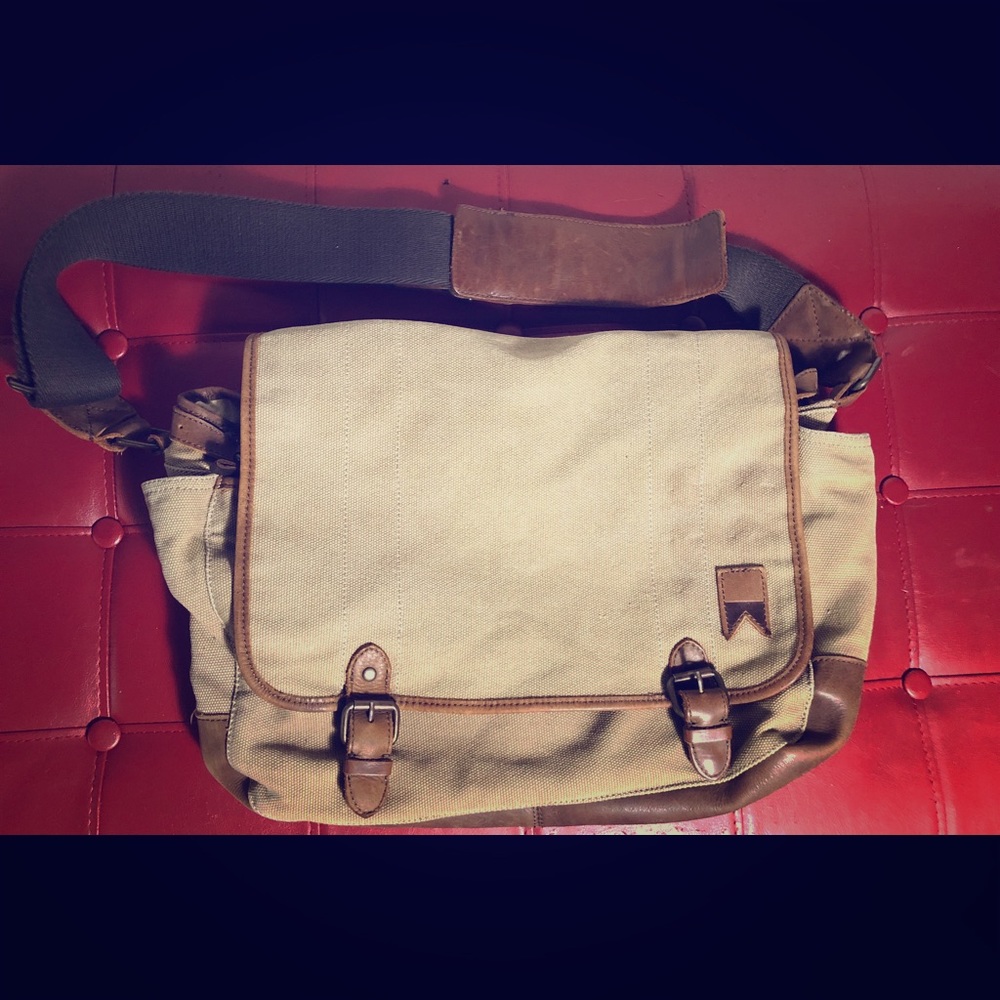 Navali Messenger Bag - Canvas & Leather